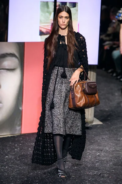 Look 29